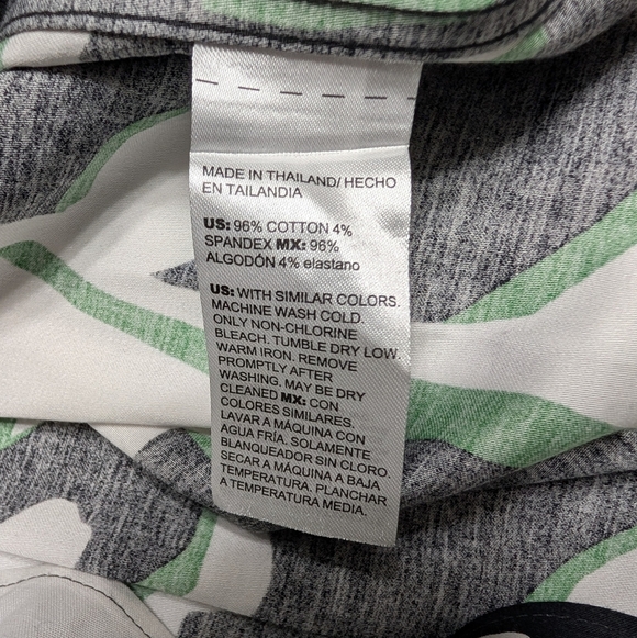 Chico's Non Iron Black and Green Floral Abstract Button Down 3/4 Sleeve Top 16 - Picture 4 of 11